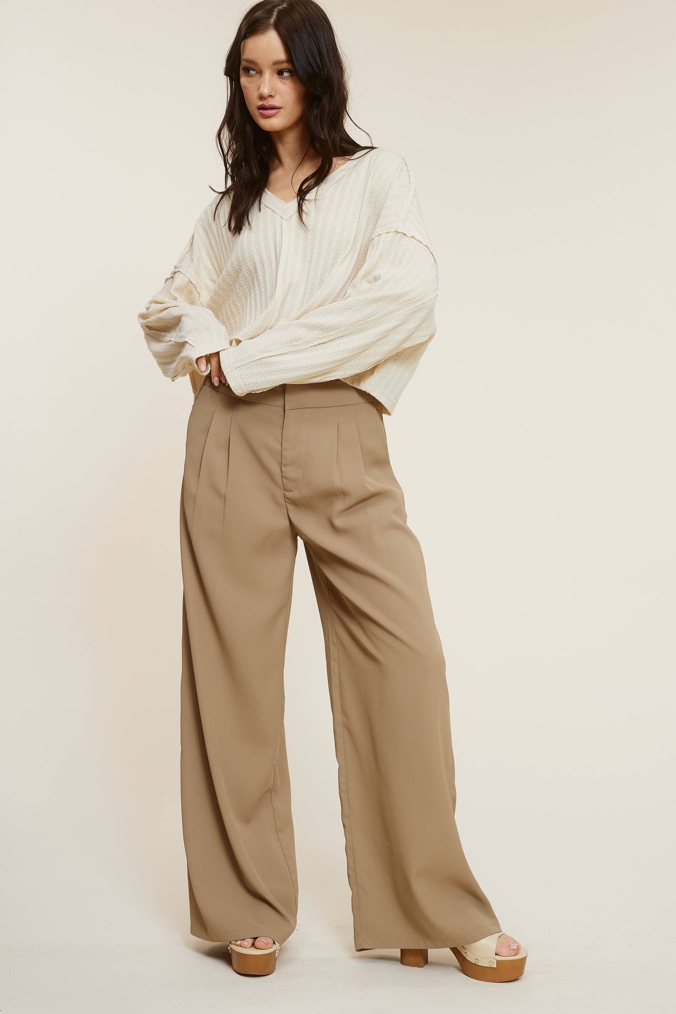 Wide Leg Trousers in Taupe